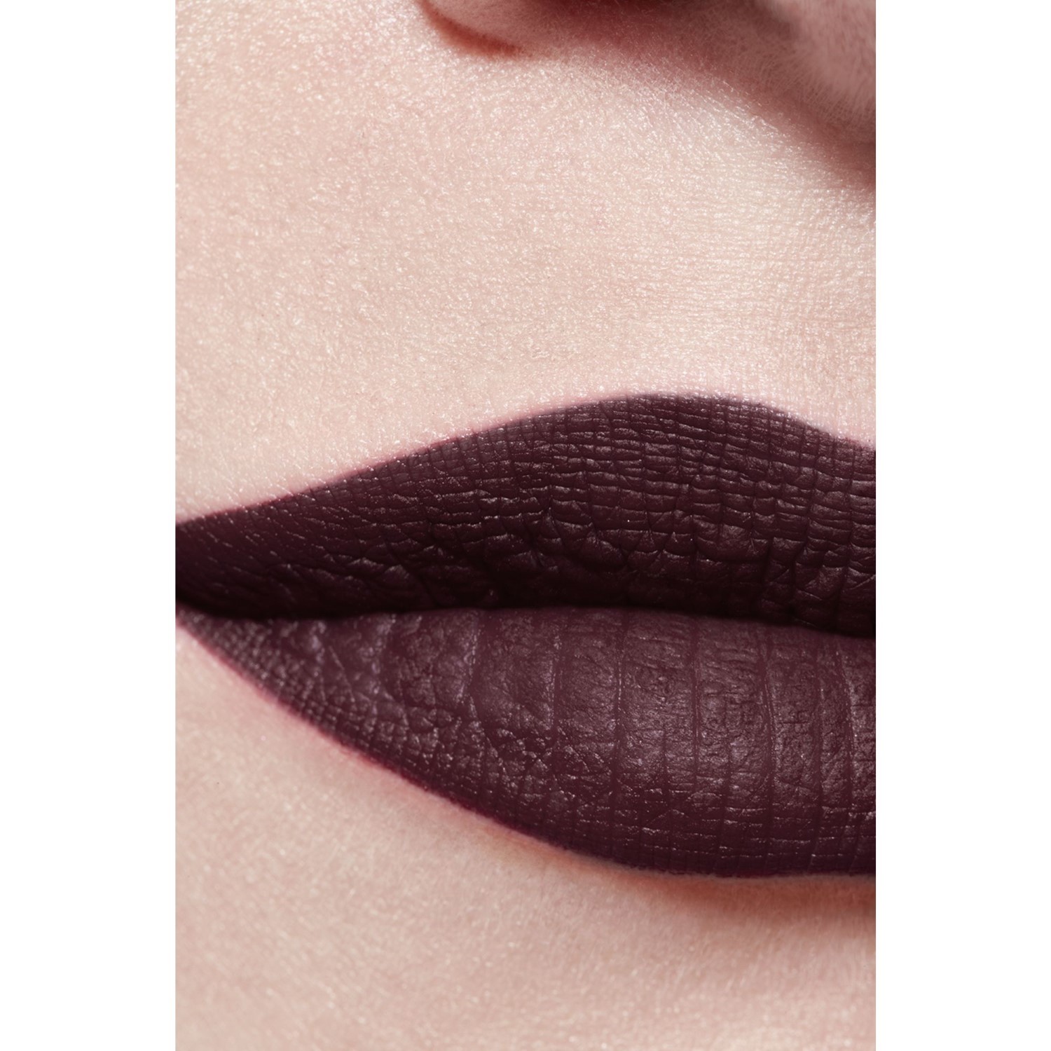 EDICIÓN LIMITADA  LA BARRA DE LABIOS ATERCIOPELADA LUMINOSA